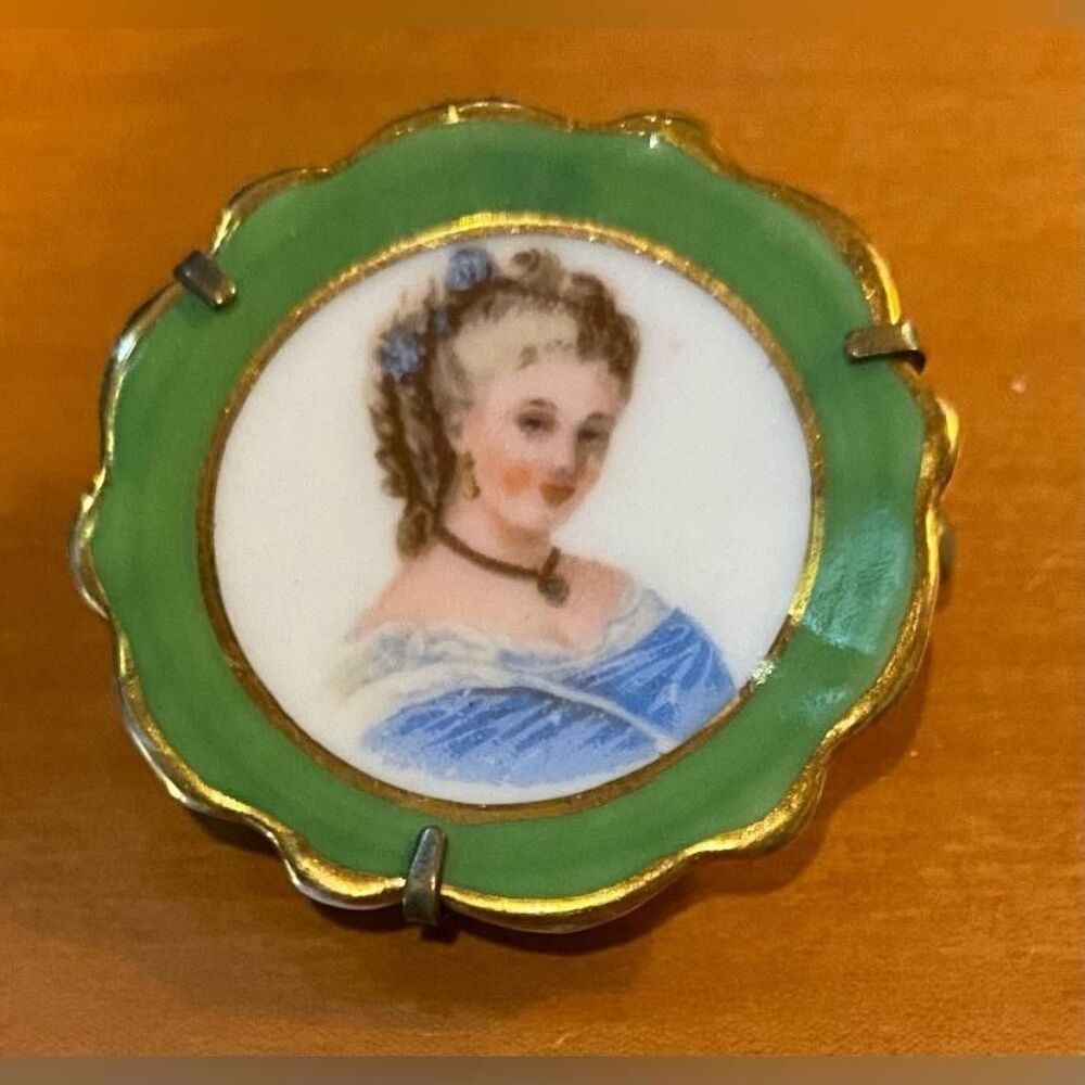 Vintage Limoges Green Porcelain Plate Lady Portrait Brooch Pin Brass France
